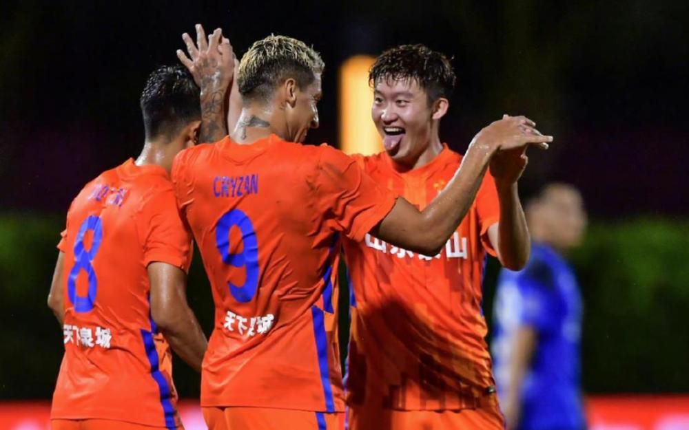 本赛季，23岁的博尼法斯为勒沃库森出场21场比赛，贡献14球7助。